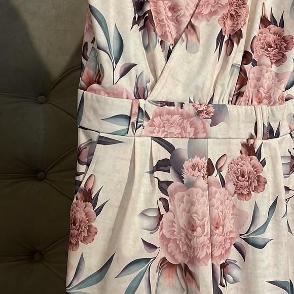 Floral pants romper size XL - Picture 11 of 13